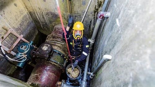 有限空間作業(yè).jpg 有限空間作業(yè).jpg